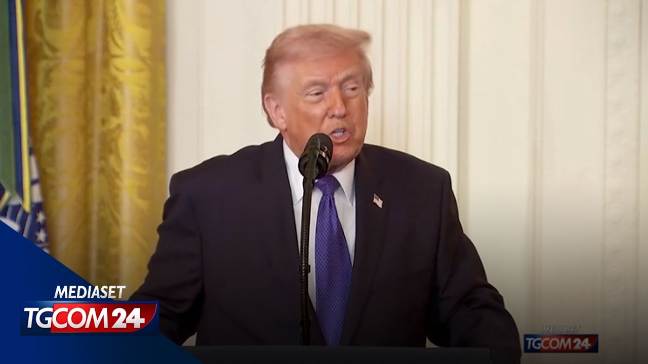 L'Iran stringe sullo Stretto di Hormuz, Trump attacca sui 