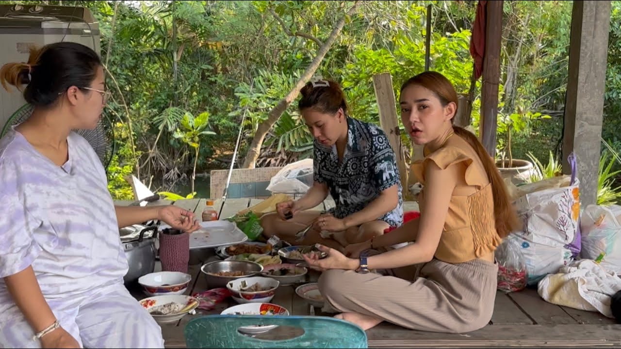 มาเล่นที่ฉะเชิงเทรา ทีมงานเลยมานอนที่บ้านจ้า เลยจัดปลาร้าให้ซะหน่อย#ฝ้ายดุษดี#ลิเกศรรามน้ำเพชร