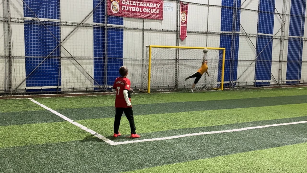 YORGUN AMA TOP MERAKLISI - FUTBOL SEVDASI ⚽🥅😊