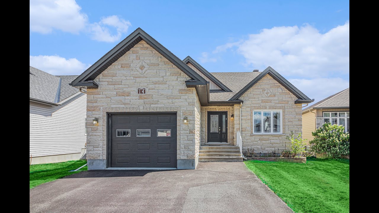 14 Provost Street In Crysler
