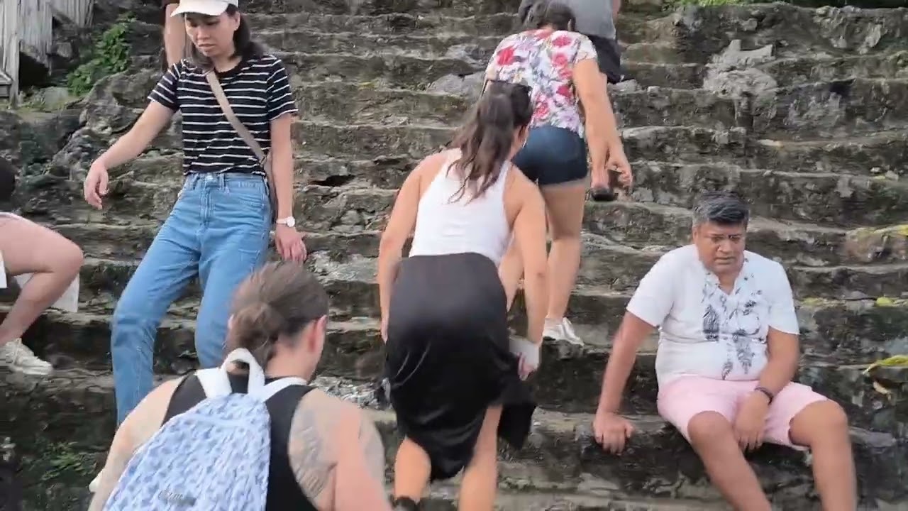Múa Cave \ Mua Caves Ninh Binh ( Hang Mua ) Ninh Binh Vietnam
