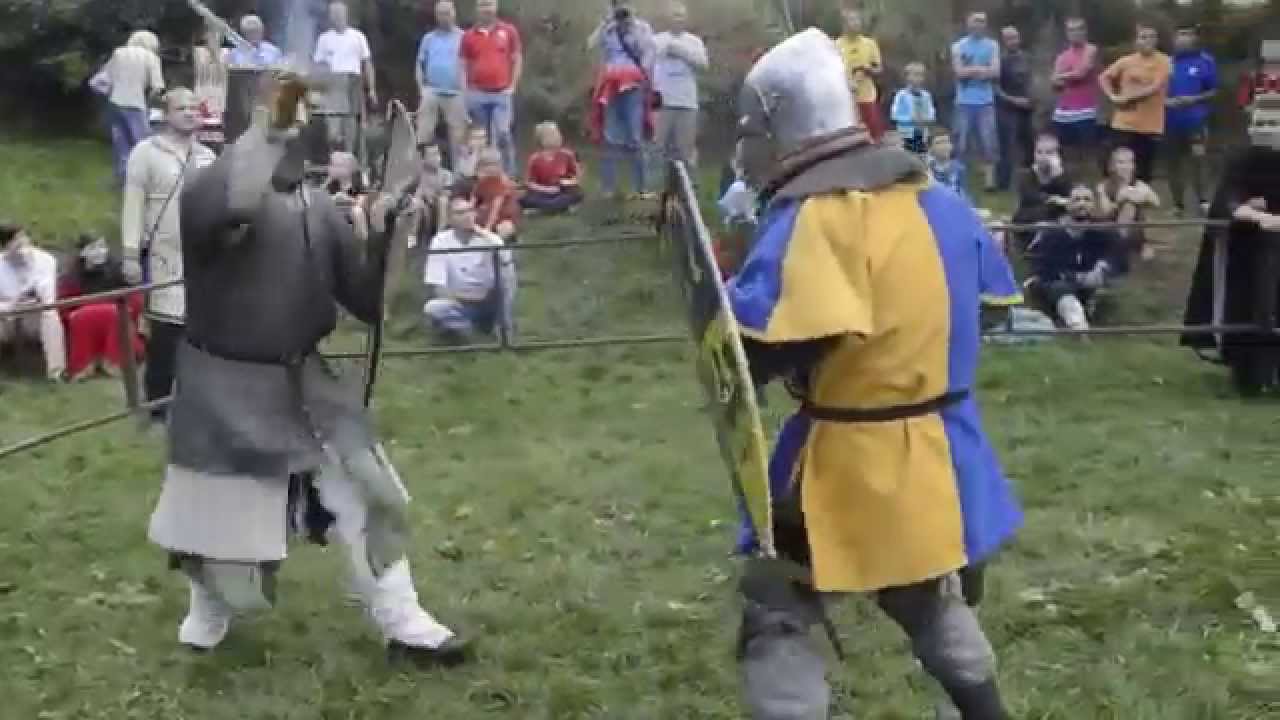 Ob&oacute;z Średniowieczny w Nowicach 2014 - turniej ciężkozbrojnych Marcin vs Aketon