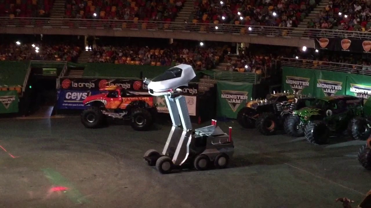 Lucha de Robots en Monster Jam - Chile 10-12-2016
