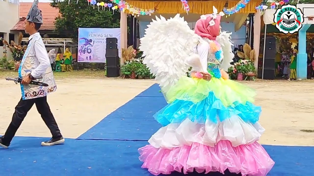 Lomba Fashion Show Daur Ulang SMPN 4 Singkawang Tahun 2023