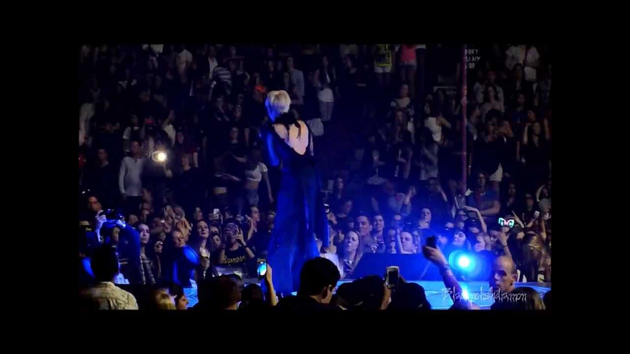(HD) Miley Cyrus Drive LIVE BANGERZ TOUR Vancouver !!!