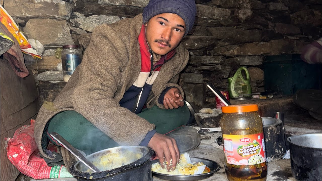 ये 19 साल का लड़का जंगल में रहना क्यों पसंद करता है ? अपना गाँव, अपना परिवार छोड़ कर ॥Arjun khalptia
