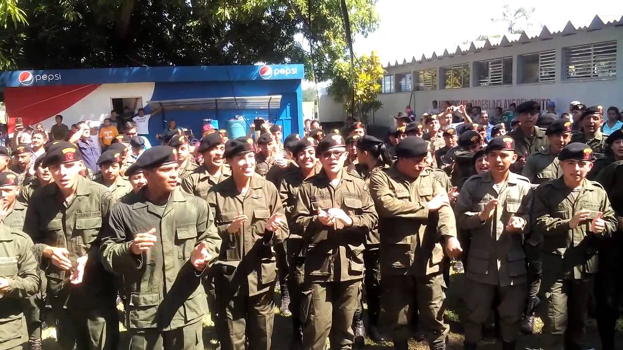 Sangre en los elevadores Himno del paracaidista