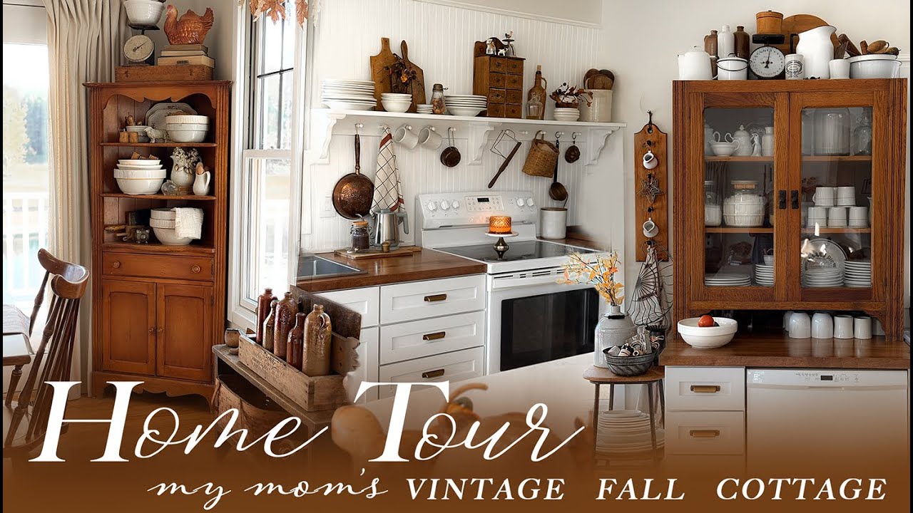 🍁Tour My Mom's Vintage Cottage Fall Decorated Home (2025 Fall Home Tours)!