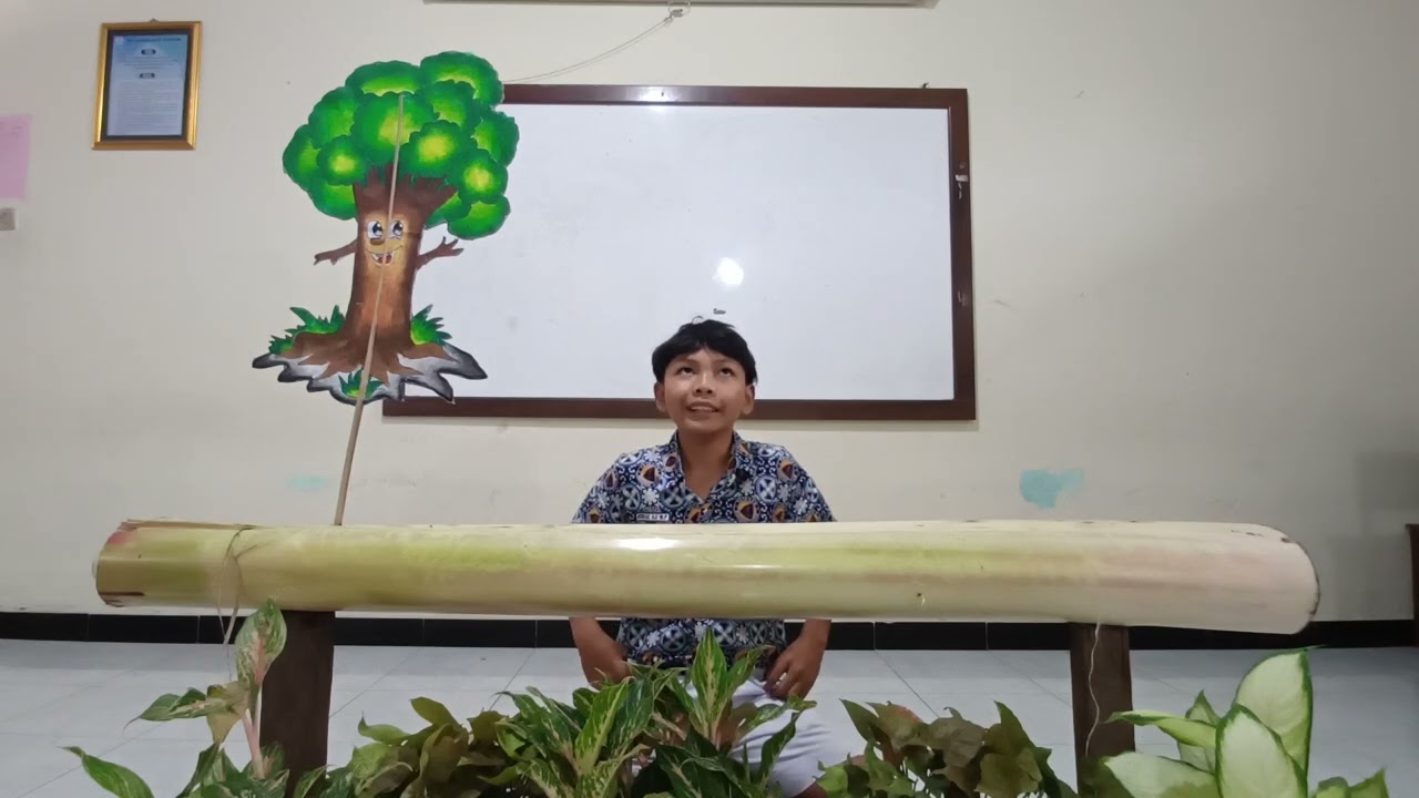 SMP PL Srumbung-Pohon Kesayangan Momo-2024