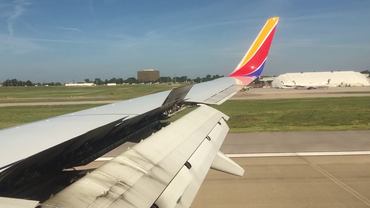 Southwest Airlines Landing Nashville [Go Around] (B737-7H4)