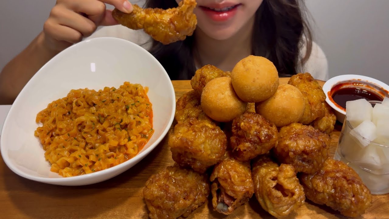 까르보 불닭볶음면에 교촌 허니콤보 & 치즈볼까지!! 오늘은 맥주 타임~ ASMR
