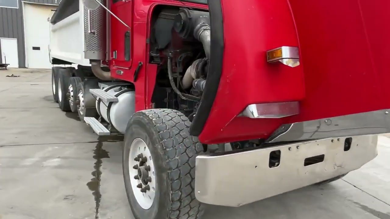 2004 FREIGHTLINER FLD120 For Sale