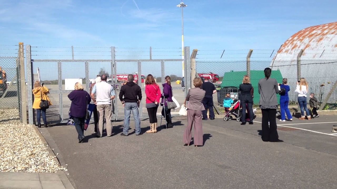Manston Airport supporters applaud fire crews