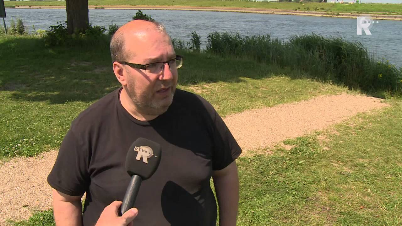 Vader verdronken tiener wil zwemverbod bij het Spui
