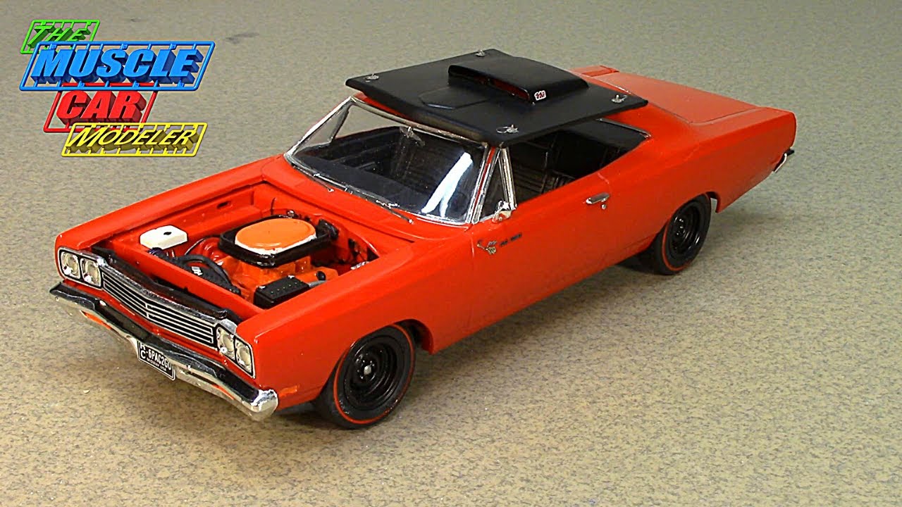 AMT 1969 Plymouth Road Runner A12 440 6 BBL Build