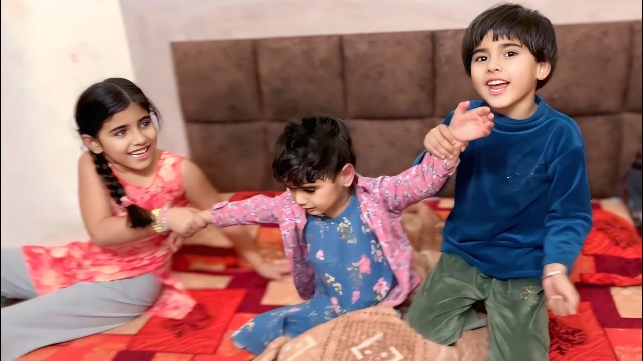 Nind Se Utha Diya 🤣 Choti Bahan Ko