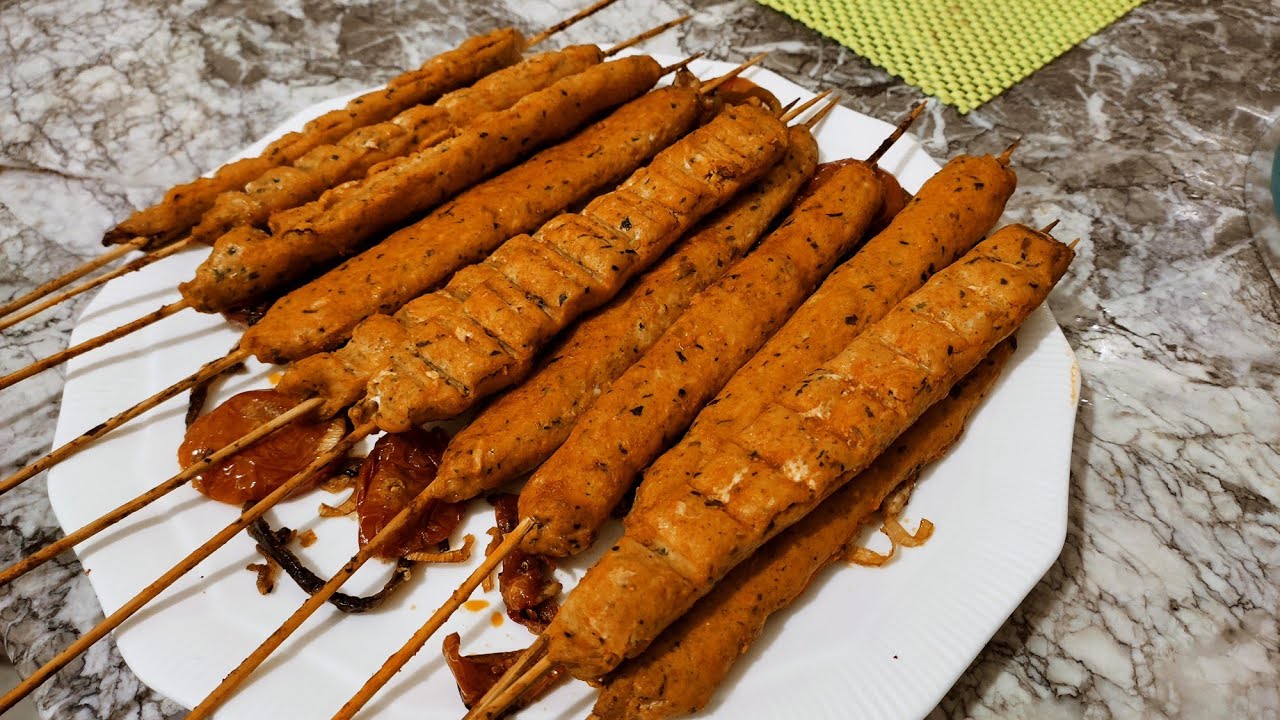 كفتة الدجاج مشوية في الفران مع تتبيلة روعة قضبان كيجيو متشبعوش منهم😋👌