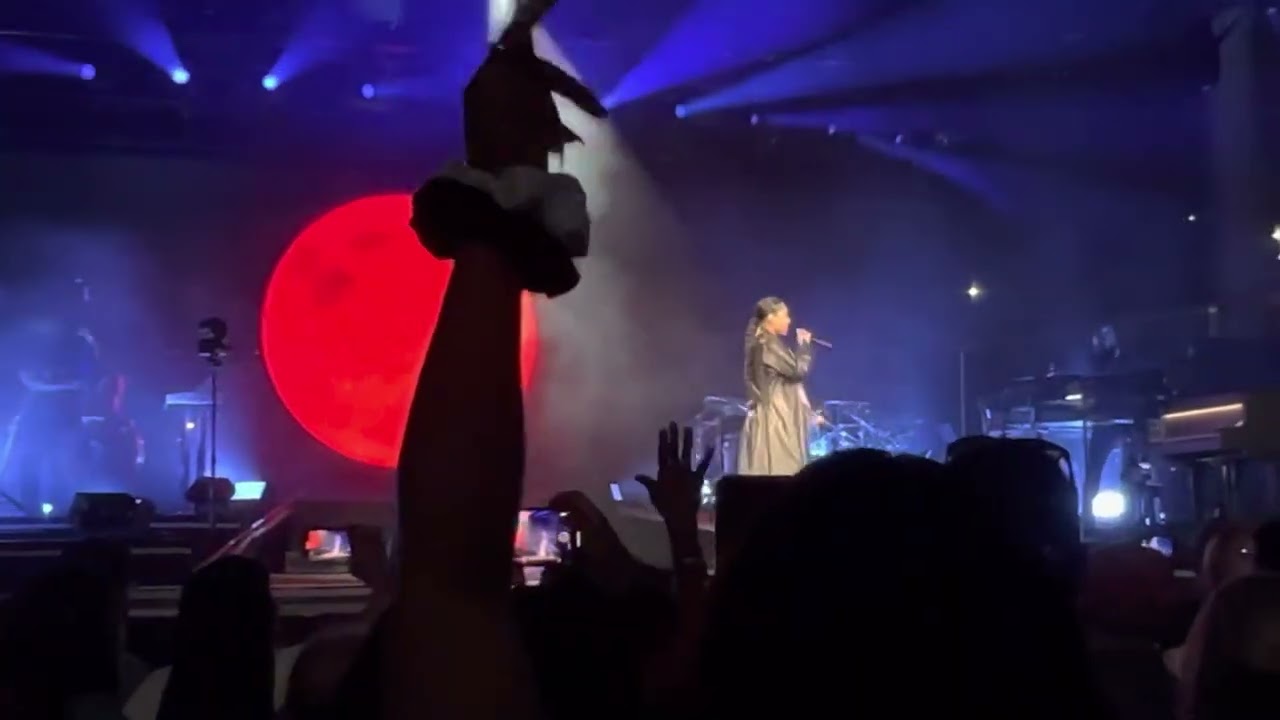 INTRO / NAT KING COLE / YOU DON’T KNOW MY NAME || ALICIA + KEYS WORLD TOUR LIVE IN CLEVELAND