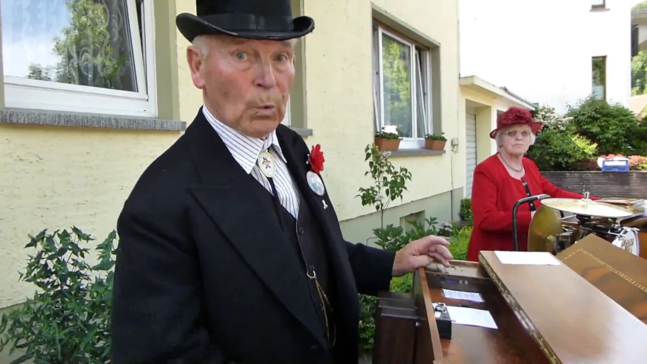 Kaffeetafel   Himmighausen movie