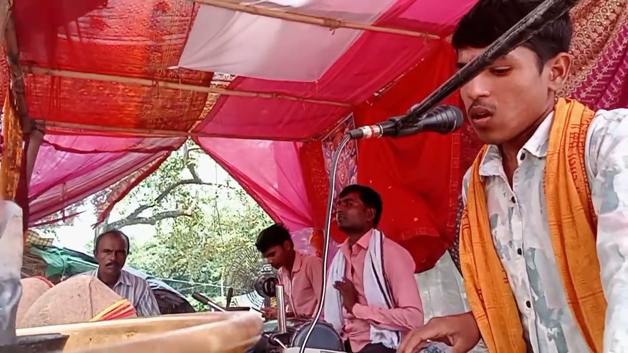 Umriya bitae De Ramu nahin Jana  Vineet Shastri ji channel ko subscribe Kare 