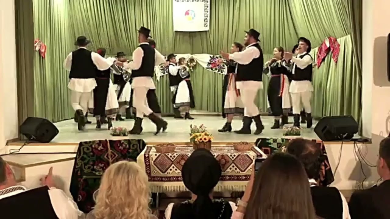 Ansamblu Folcloric Dor Teiușan și solista Ștefana Juncan