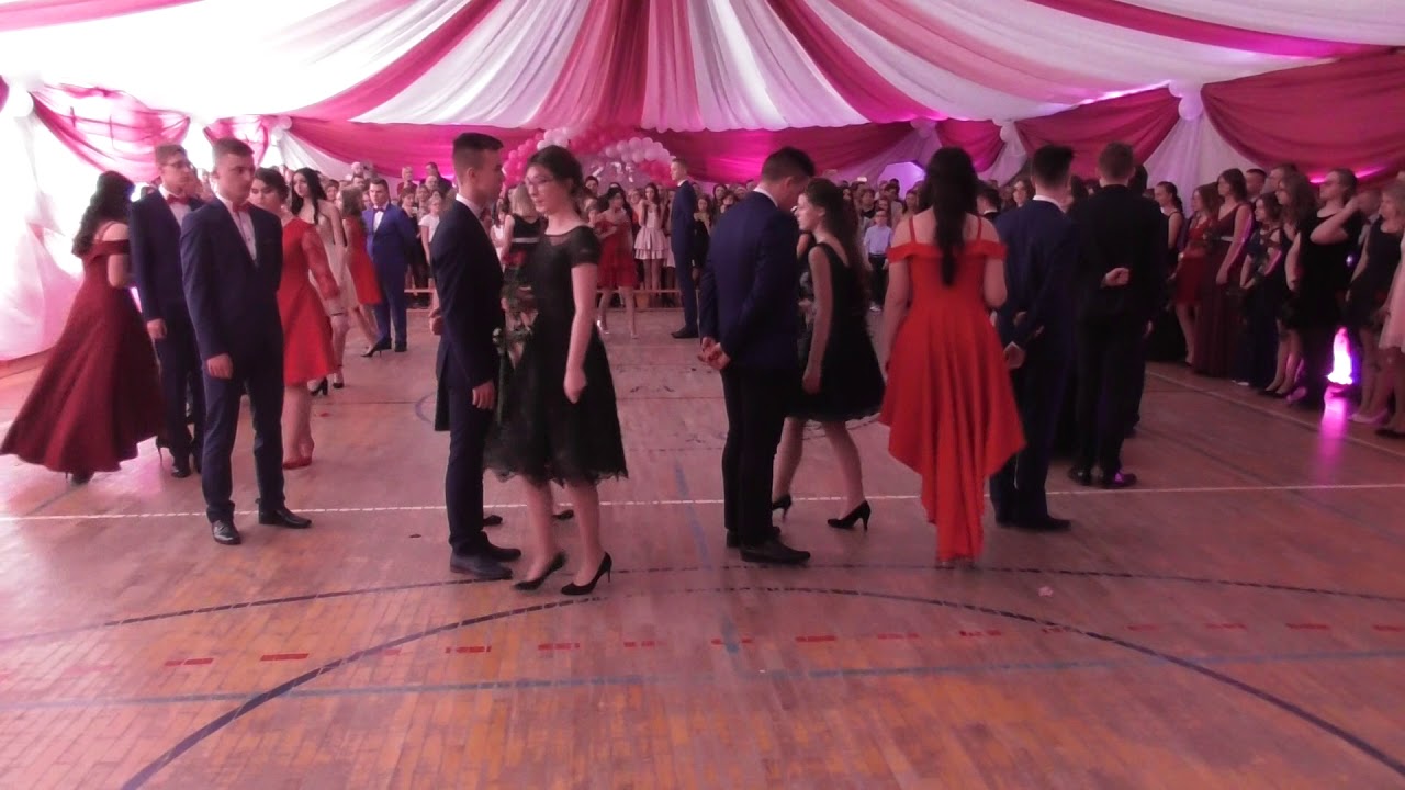 Serokomla 2019 polonez klas kończących szkołę