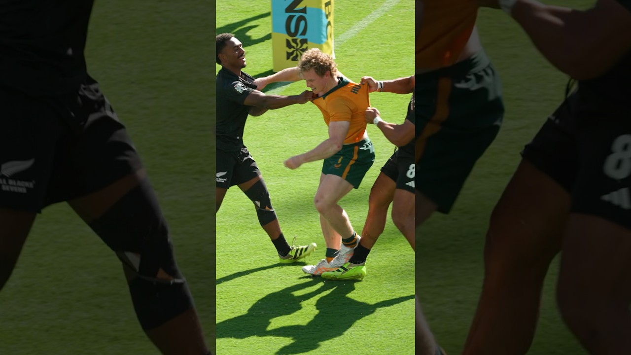 One in, all in 😤 #rugby #HSBCSVNS #HSBCSVNSPER