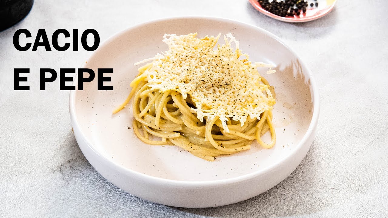 Cacio e Pepe z chrupiącym parmezanowym chipsem 🍝 | Rozkoszny