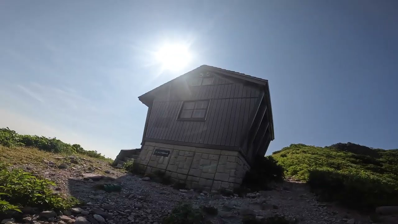 【大山】神の住む絶壁へ。三鈷峰〜ユートピア避難小屋の絶景登山