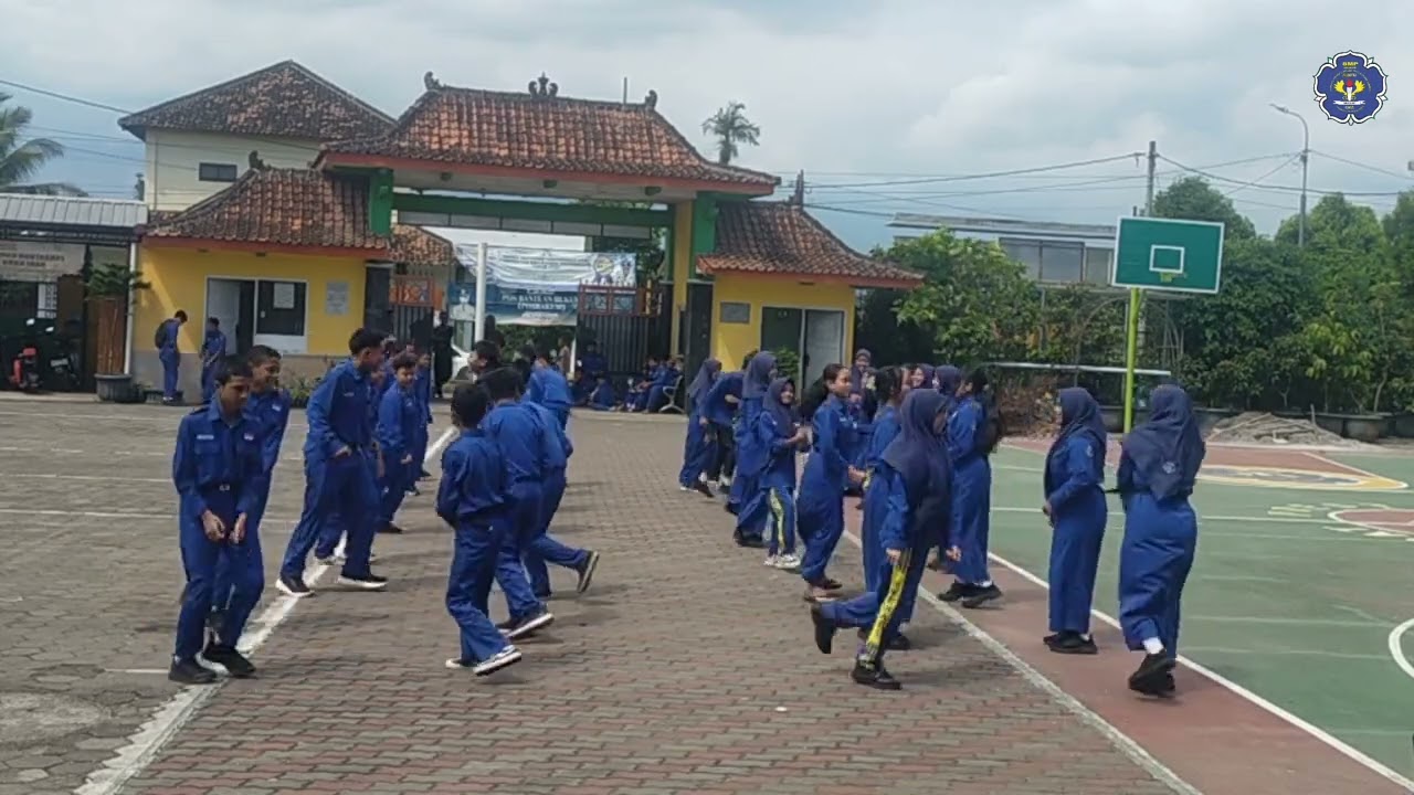 Gladi bersih tari badui kelas 7F SMP Negeri 1 Minggir 