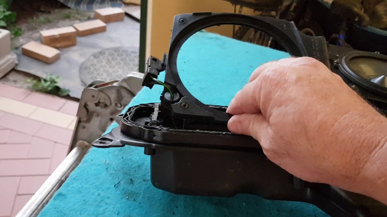 Porsche 996 carrera door speaker upgrade  part 1