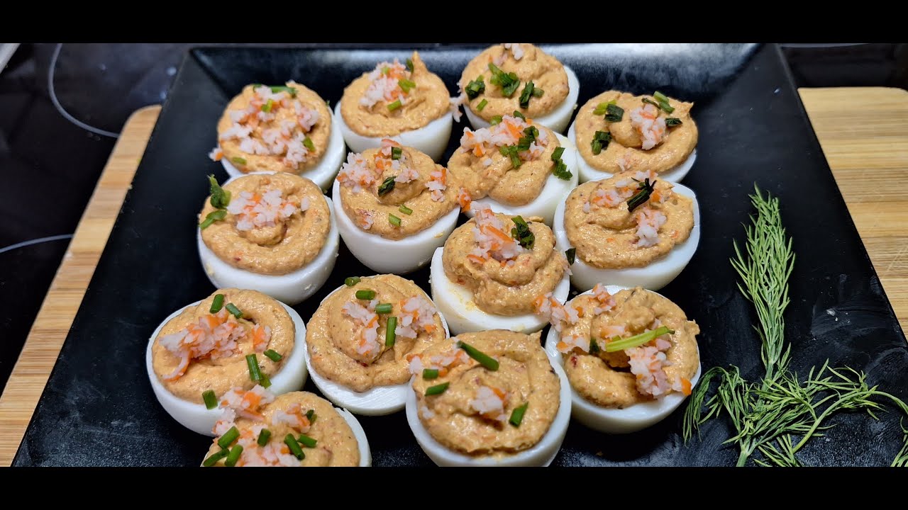 Los mejores huevos rellenos para navidad. The best stuffed eggs for Christmas.
