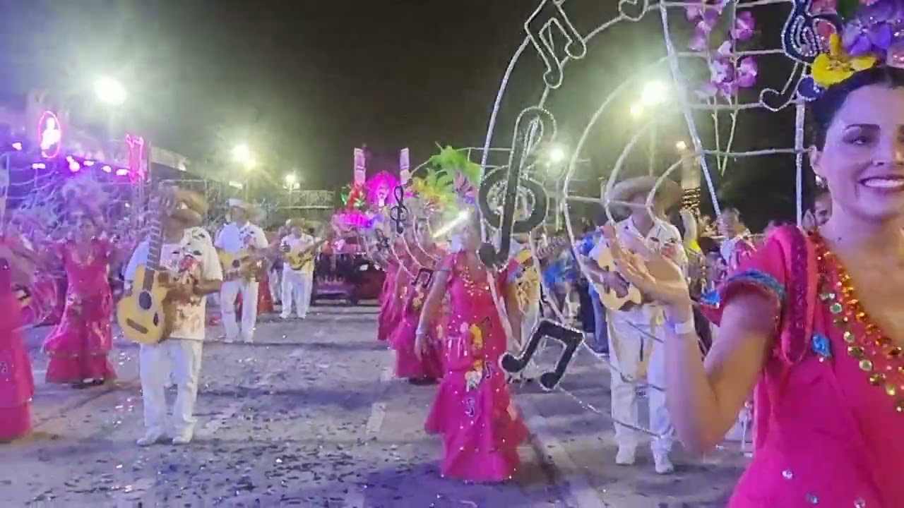 Los Testarudos en el corso cruceño el día 10 02 2024