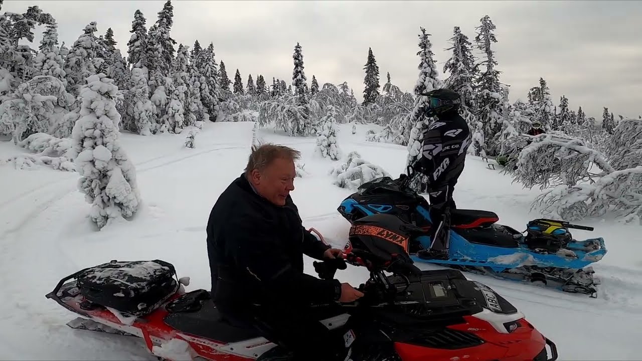 Skoterhelg 2026 V5 - Dag 1 Jakten på bra snö