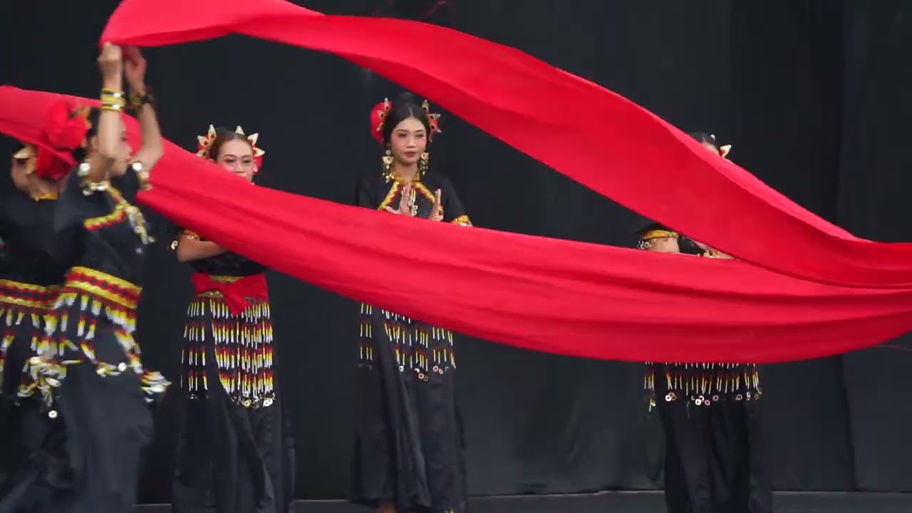 TARI KREASI RAMBU TUKA II XII MIPA 5 II SMAN 8 MAKASSAR