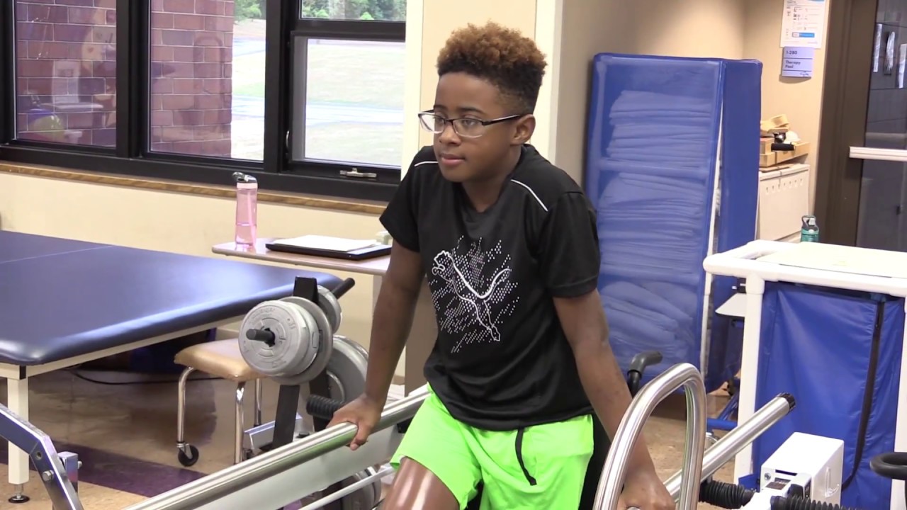 Dakarai gets prosthetic legs at Shriners Hospitals for Children — Chicago