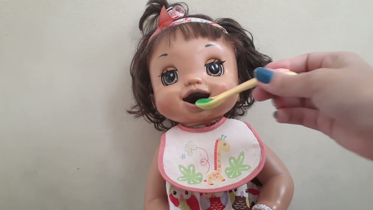 Dando papinha pra minha Baby Alive Hora do Troninho-o almoço da Mackenzie♡♡