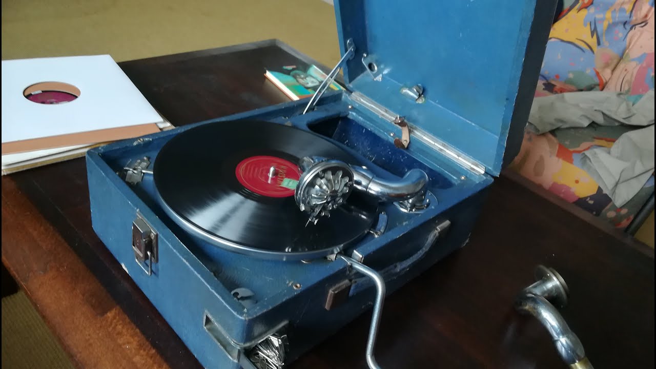 Russian Portable Gramophone Makeover