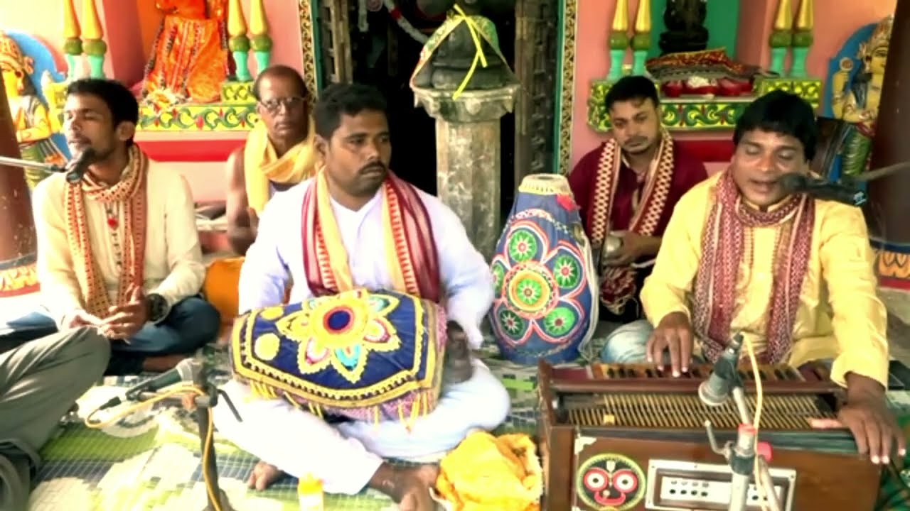 Hare Krishna hare rama 🙏Mohamantra || Singer janmejay sir || radhe radhe Tema || #bhajan #kirtan