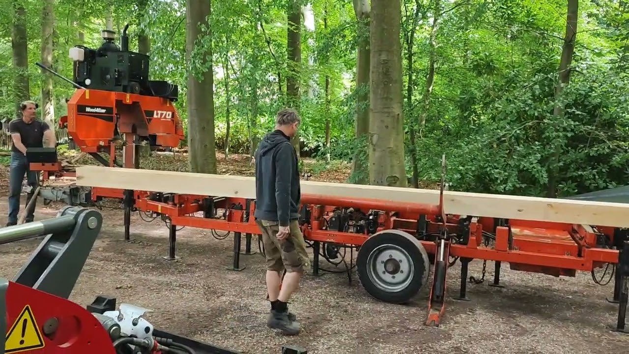 jak działa mobilny Trak LT70 - przecierka cięcie całych drzew, belek , desek