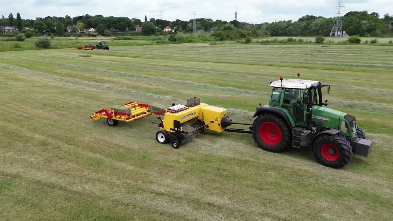 Hooi balen persen 2025 l Arnhem Oosterbeek l 2x Fendt met New Holland balen pers+Balenverzamelaars.
