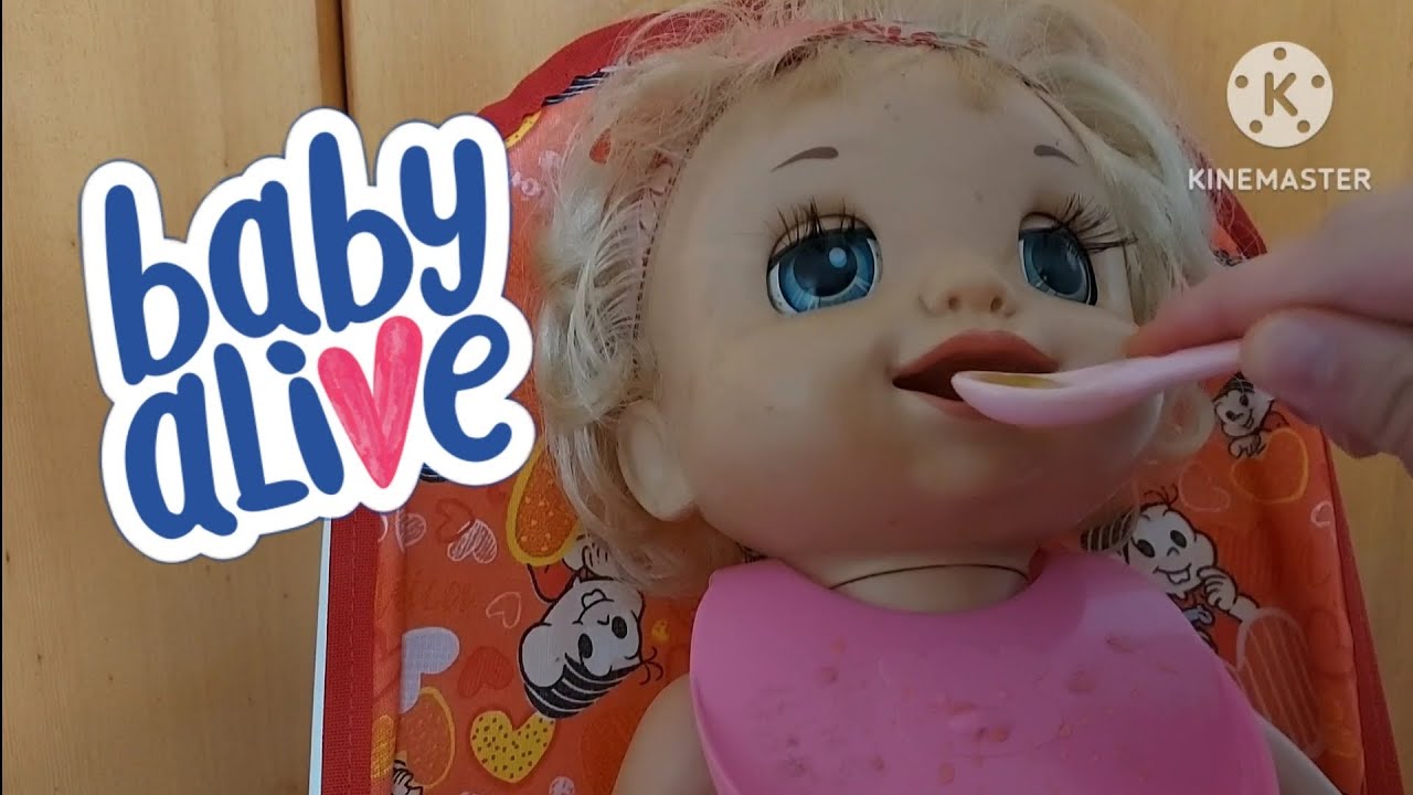 Fabella comendo pela &uacute;ltima vez (baby alive hora do troninho)
