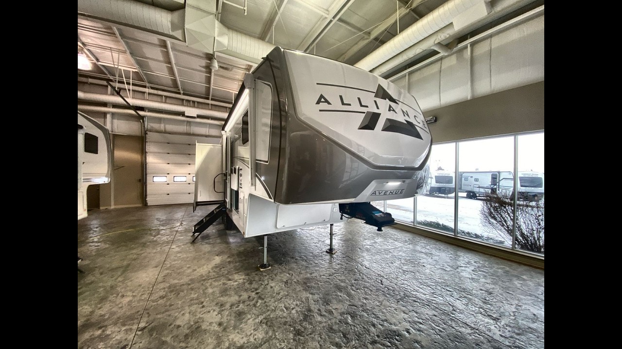 Clayton taking us inside the 2026 #alliance Avenue 25RL #rvtour  #fifthwheellife #rvlife Stk#8392
