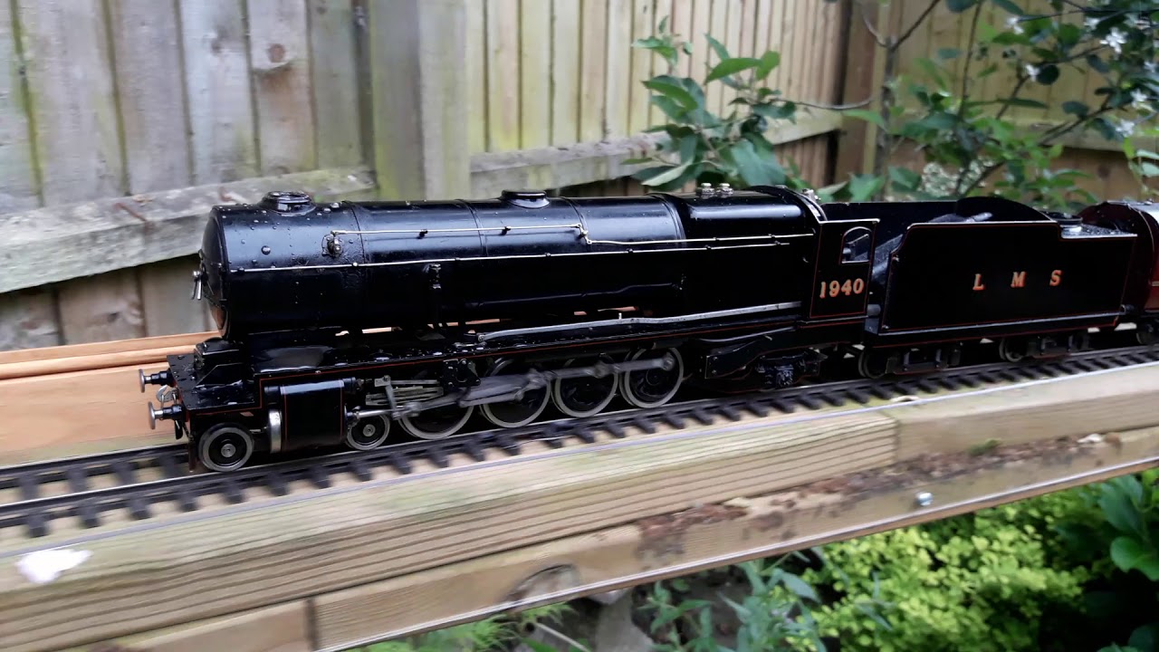 Live Steam Freelance 4-8-2 tender locomotive in 0 Gauge