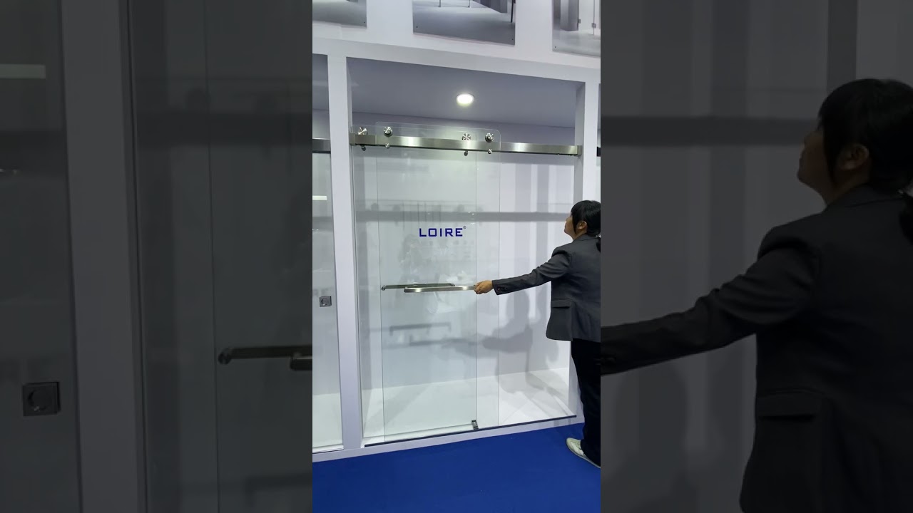 Show our sliding door system at our booth!