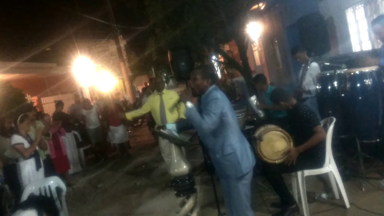 Mitad fuego mitad resplandor