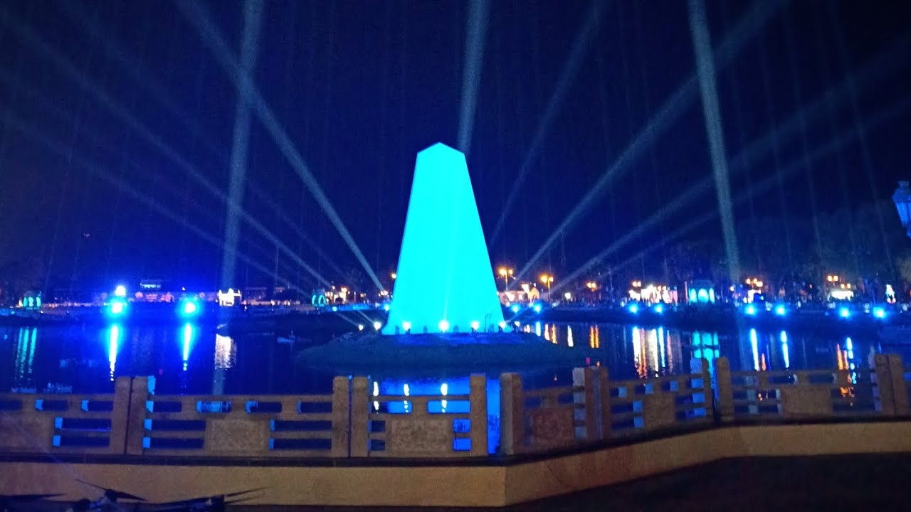 POV: You’re watching Muscat Nights come alive in Qurum ✨