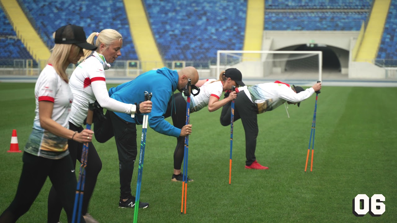 Lekkoatletyczna rozgrzewka z kijkami do nordic walking