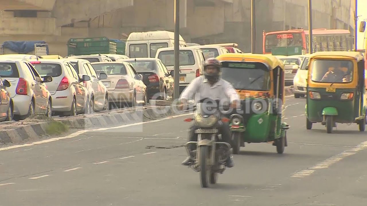 INDIA: WORLD'S WORST AIR POLLUTION - NEW DELHI