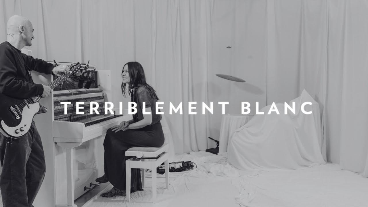 Marc Parrot i Maika Makovski - Terriblement blanc (Turisme per la memòria)